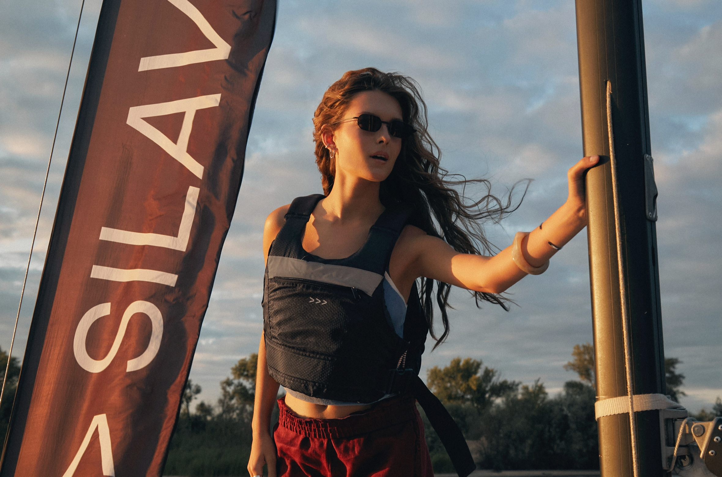 Бренд солнцезащитных очков Belle Frog провели совместную съемку с парусным сообществом Сила ветра Казань