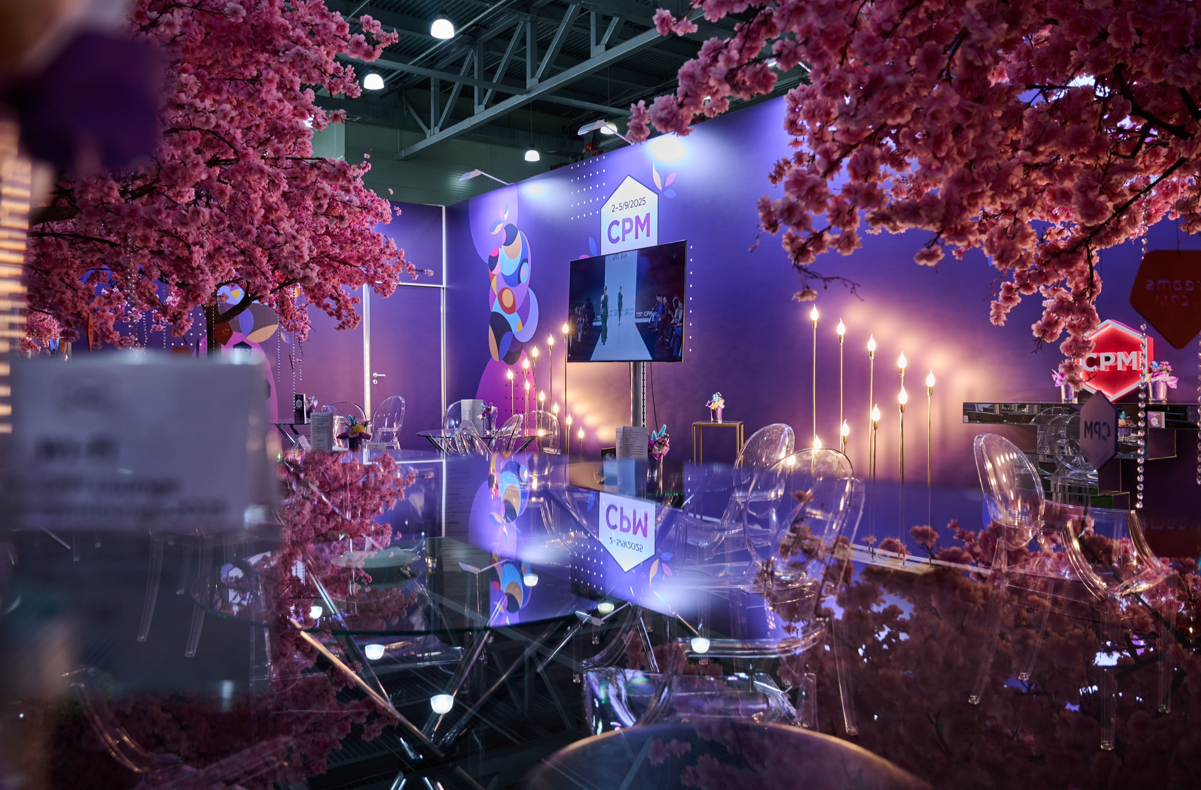 CPM, главная выставка индустрии моды: Алёна Хмельницкая, Владислав Лисовец, Ирина Хакамада, Анна Пескова и другие звезды, посетившие открытие