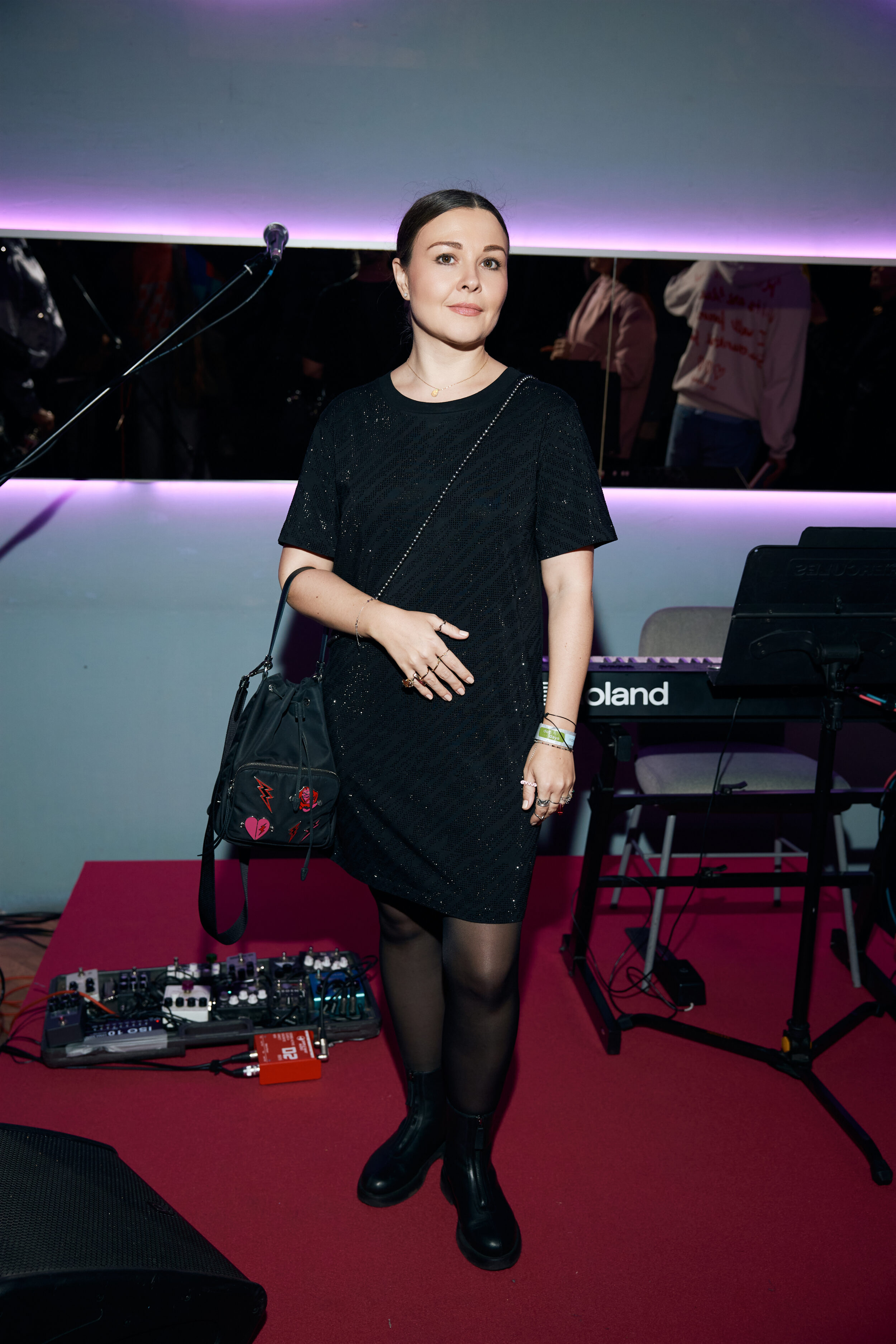 Бабкины будни, большая смелость: Никита Карстен и Happy End задали Москве новый дресс-код — быть собой