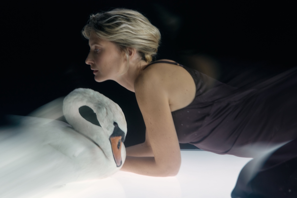 Ода красоте и сну: Sacrum представил капсулу ночной одежды «Порог снов»