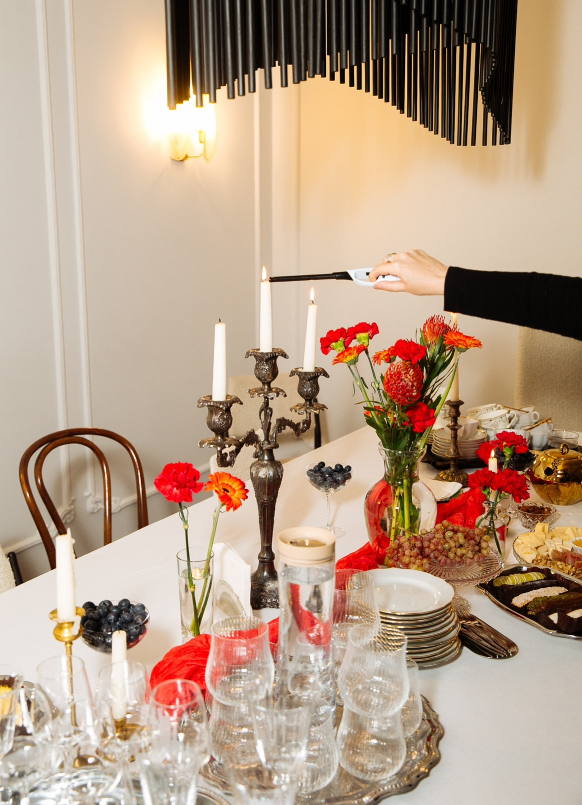 Полина Батурина погрузила в мир тайн, мистики и исторических загадок: как прошел вечер Светского Салона Artistè Member’s Club