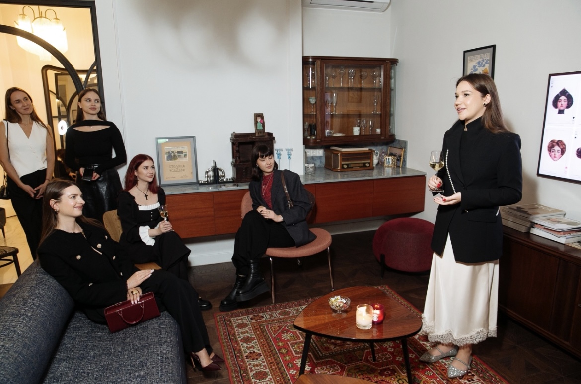 Полина Батурина погрузила в мир тайн, мистики и исторических загадок: как прошел вечер Светского Салона Artistè Member’s Club