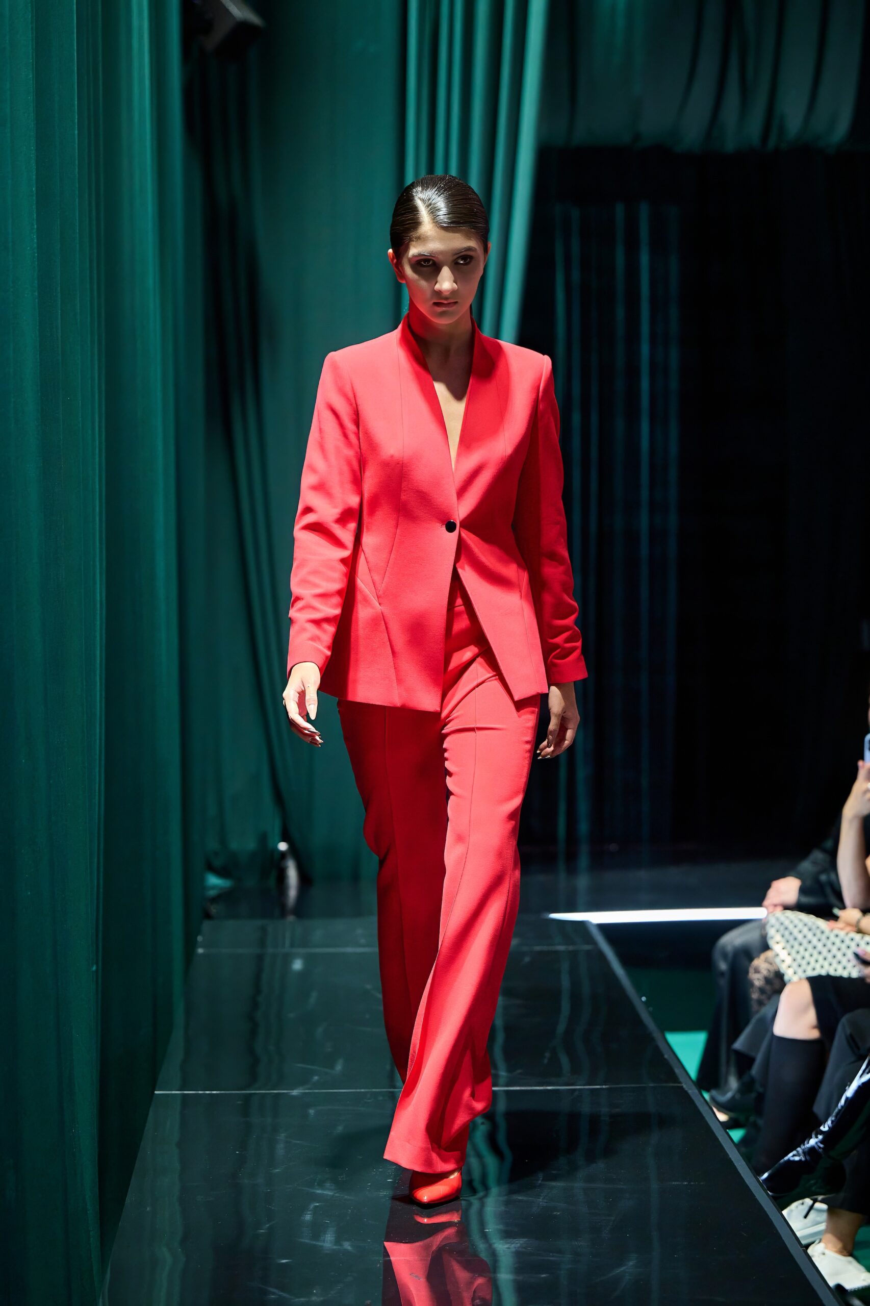  «METROPOLIS x SOKOL FASHION WEEK FW/2025»: сакральные смыслы и живые ритмы мегаполиса