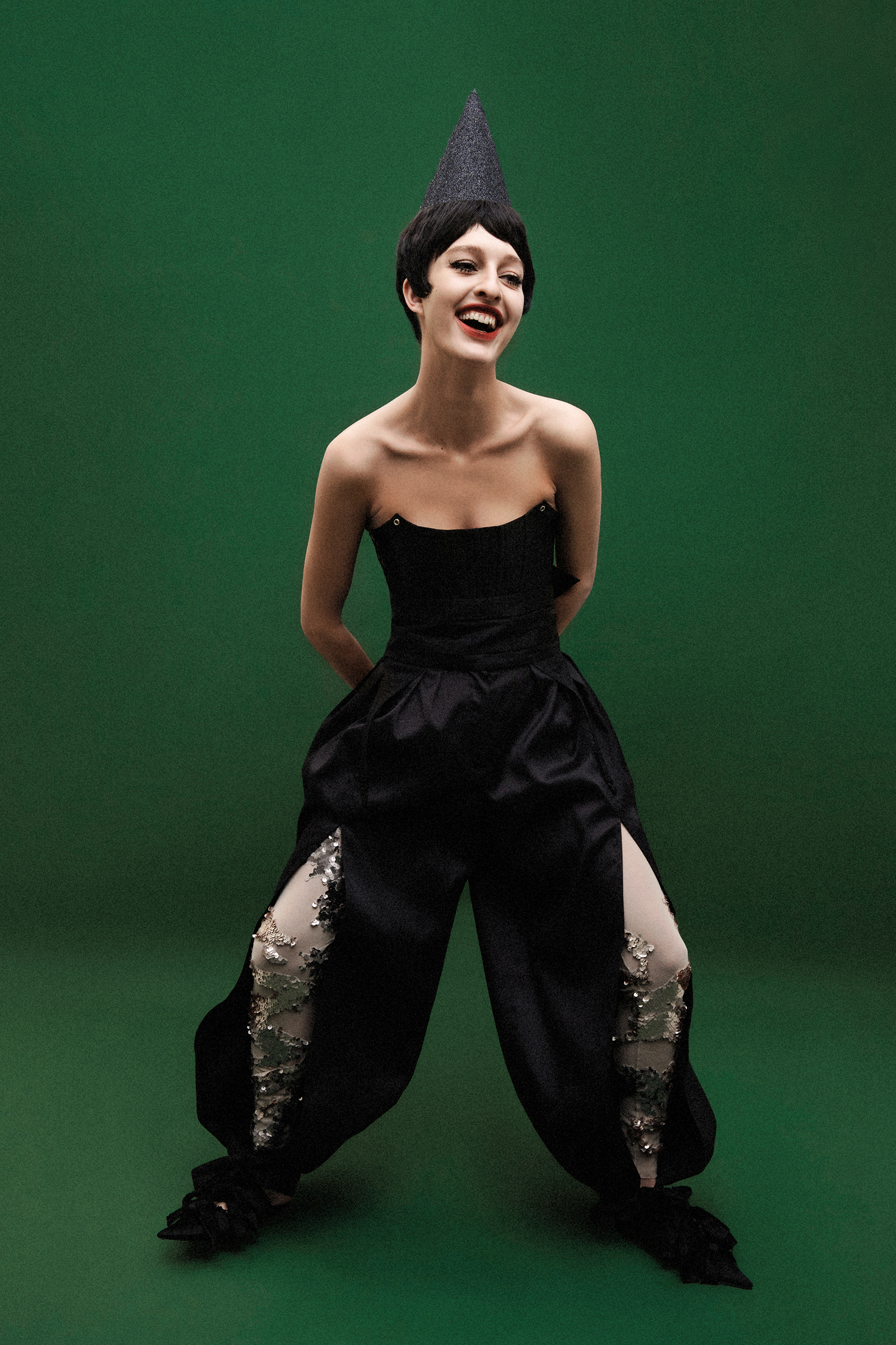 Когда мода — это шоу: премьера коллекции Au Cabaret от Yana Besfamilnaya