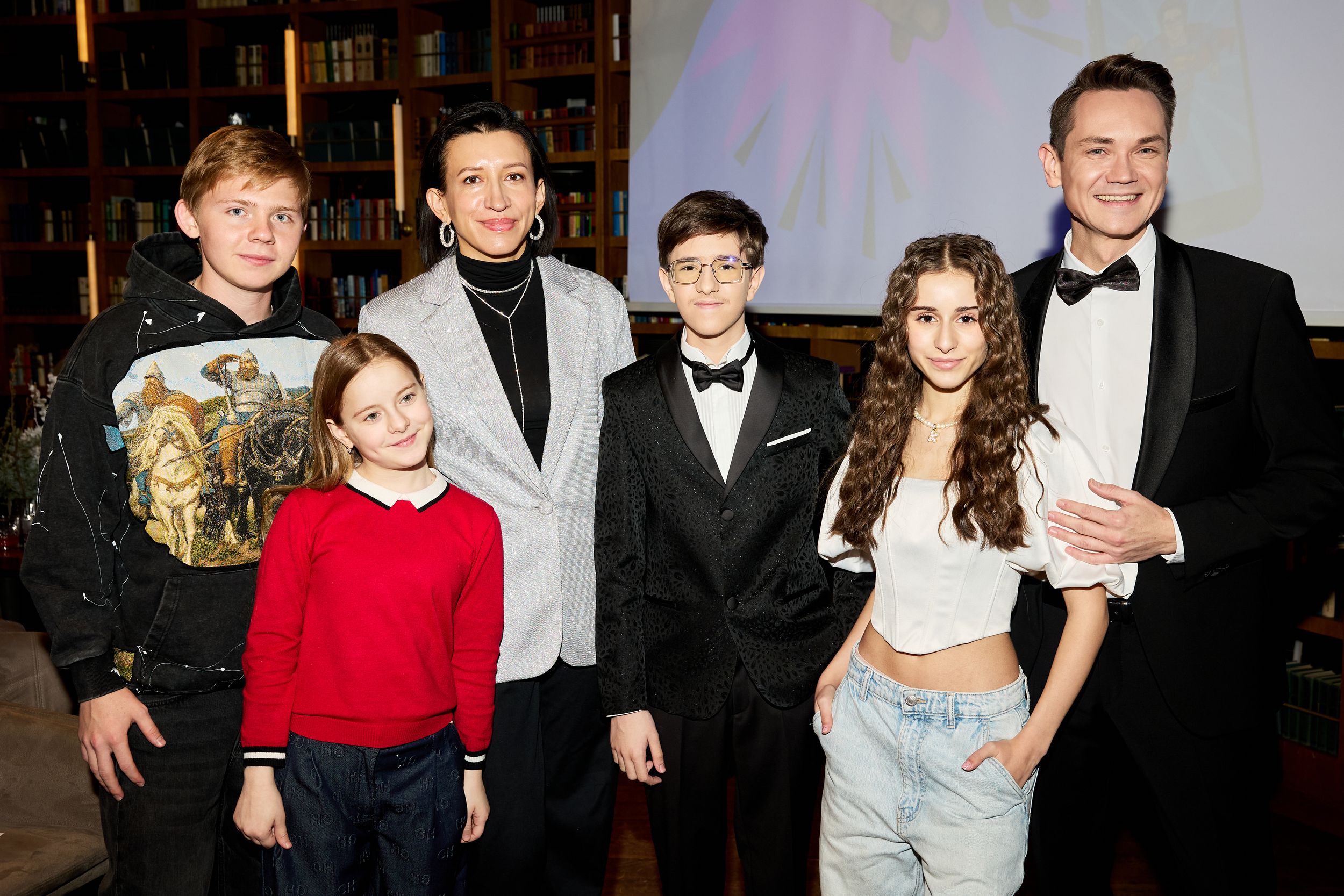 Диалог поколений и личная формула успеха: в Москве представили шоу «Суперпозиция»