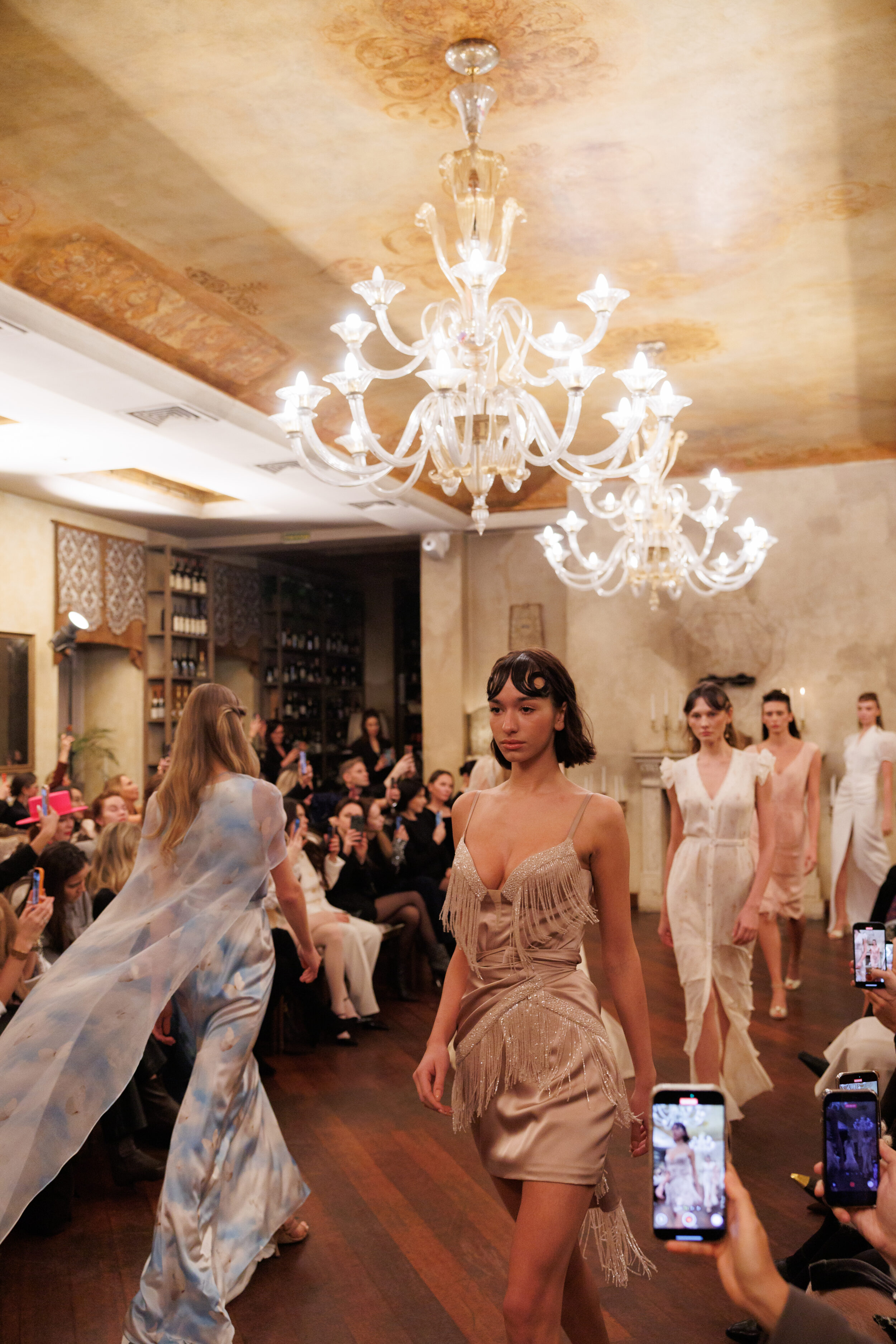 Алина Ковалева, Юлианна Винер, Константин Андрикопулос и другие гости вечерней и кутюрной коллекции Galina Podzolko в Bistrot