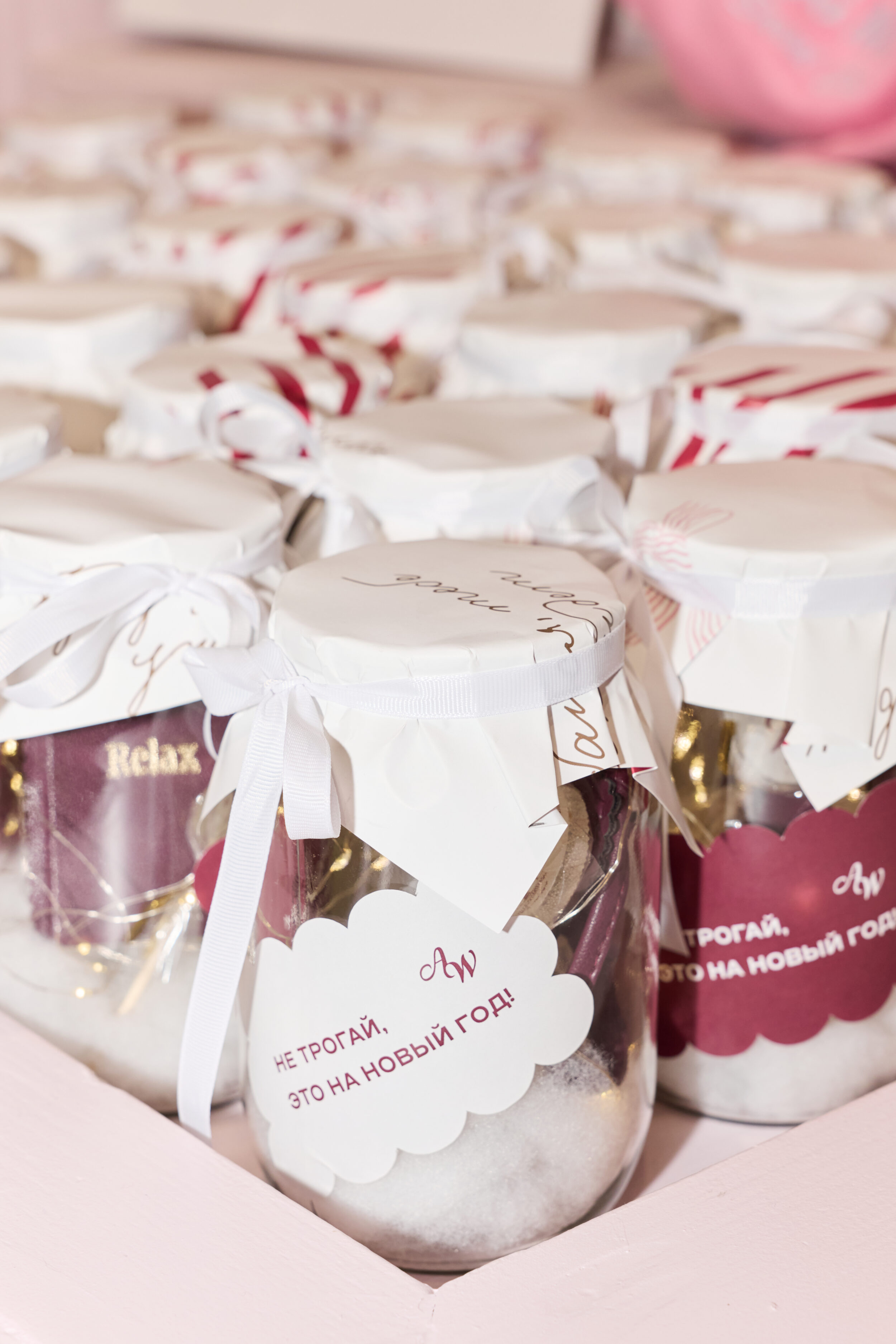 Шопинг как творчество: бренд Around the World открывает пространство осознанного кастома