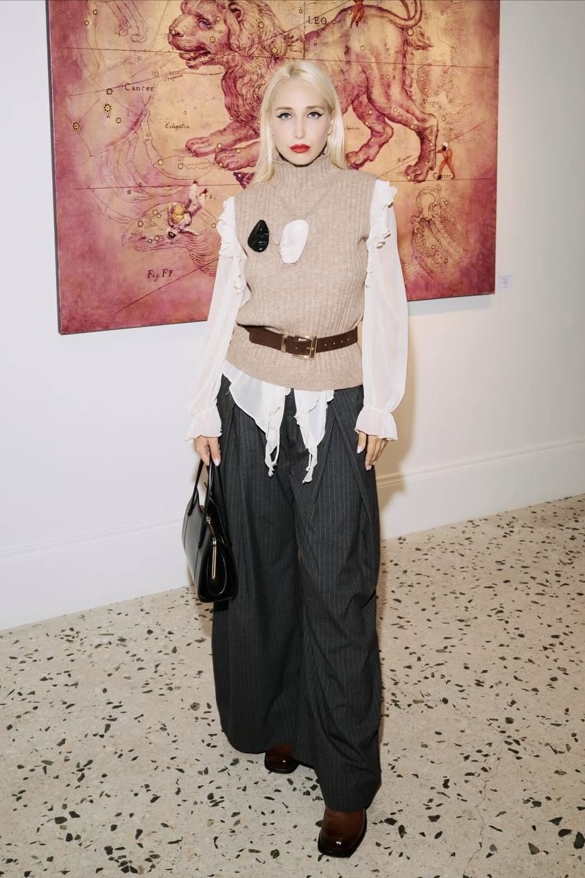 Адель Бикулова, Маша Руденко, Кристина Левиева и другие гости открытия выставки «Тишина вселенной» в ASKERI GALLERY