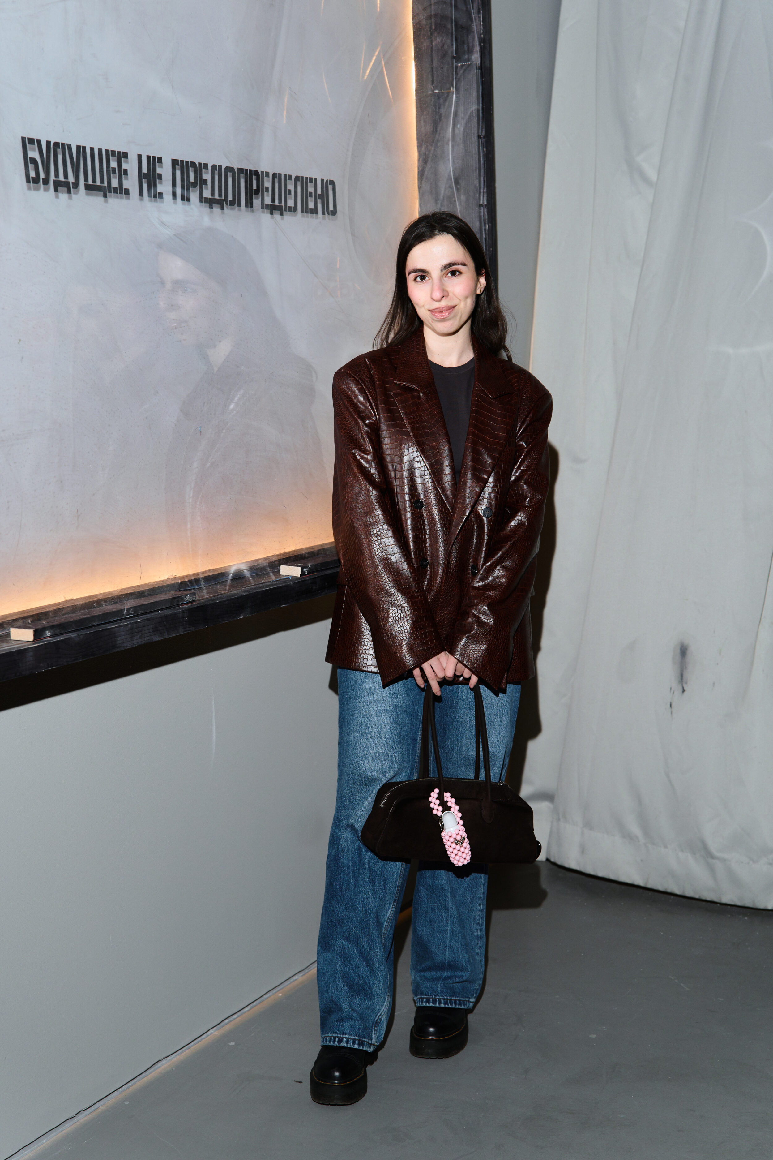 В Stella Art Foundation открылась выставка-спектакль «Картина мира. Твоя»