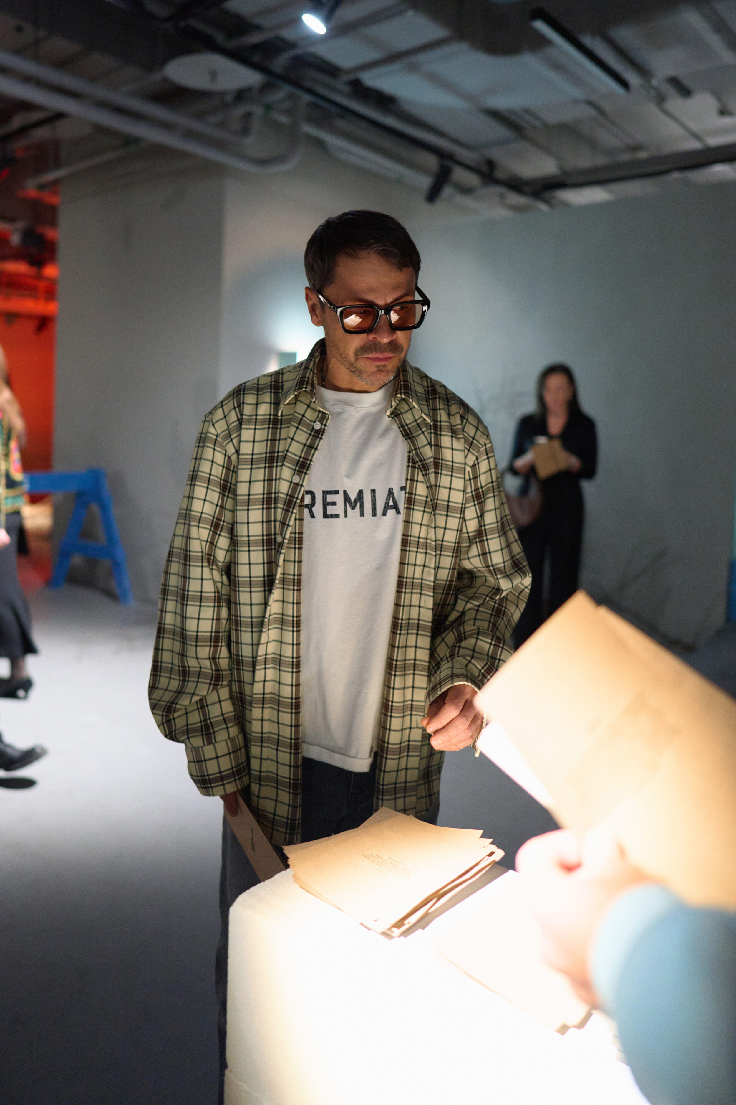 В Stella Art Foundation открылась выставка-спектакль «Картина мира. Твоя»