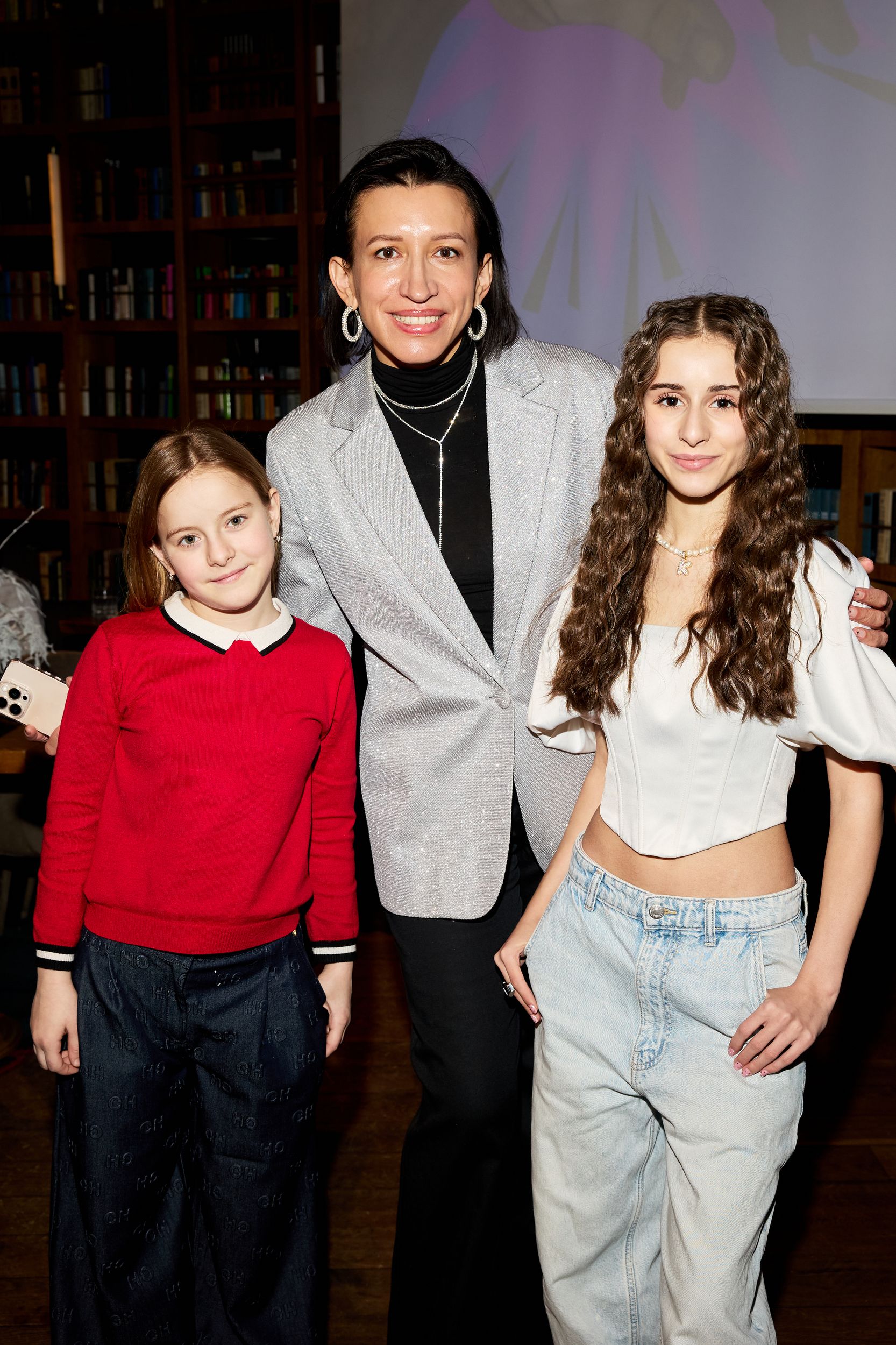 Диалог поколений и личная формула успеха: в Москве представили шоу «Суперпозиция»