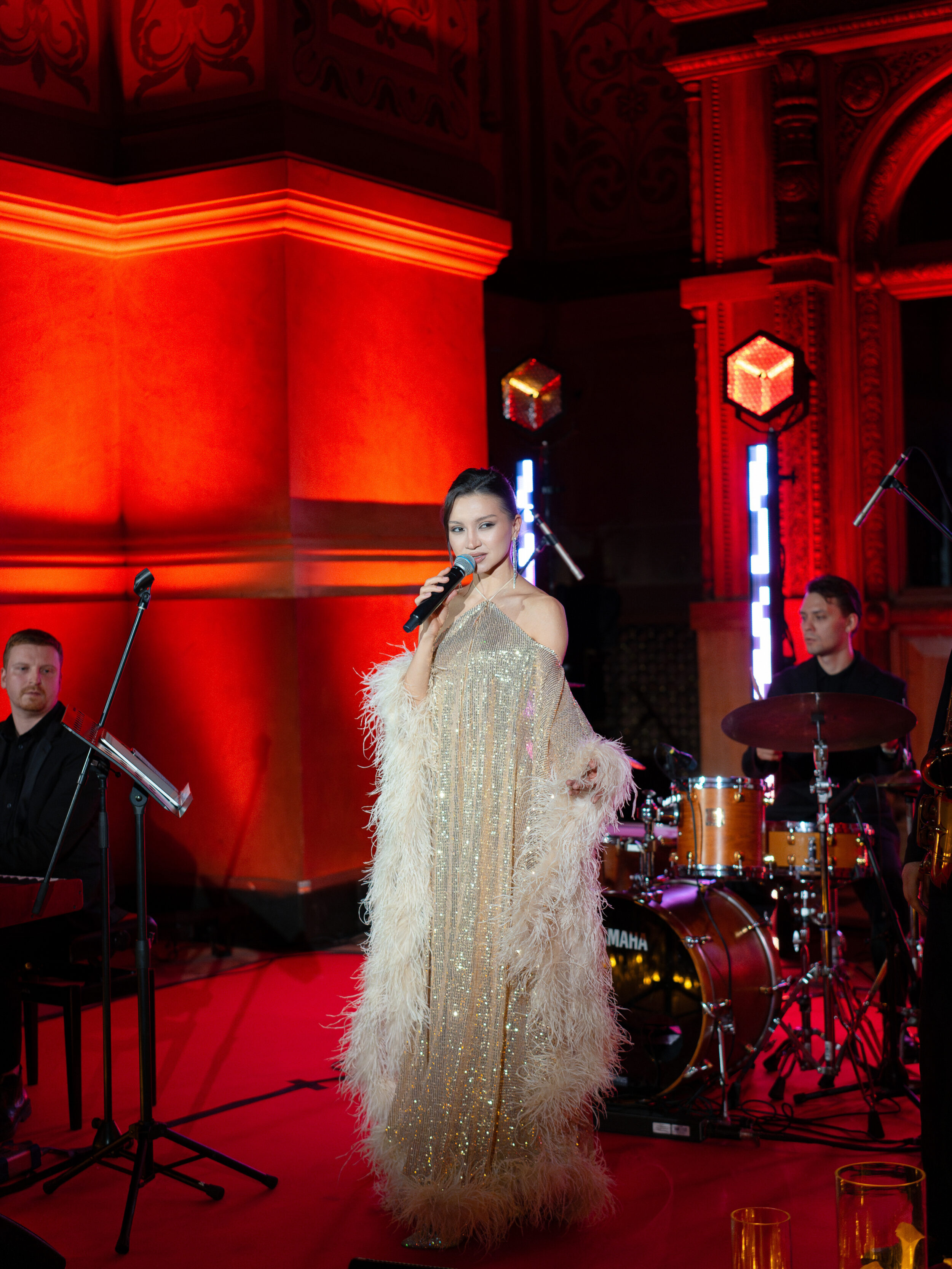 Выставка MIUZ Diamonds и Государственного исторического музея «Очарование красоты. Из истории ювелирных украшений в России»