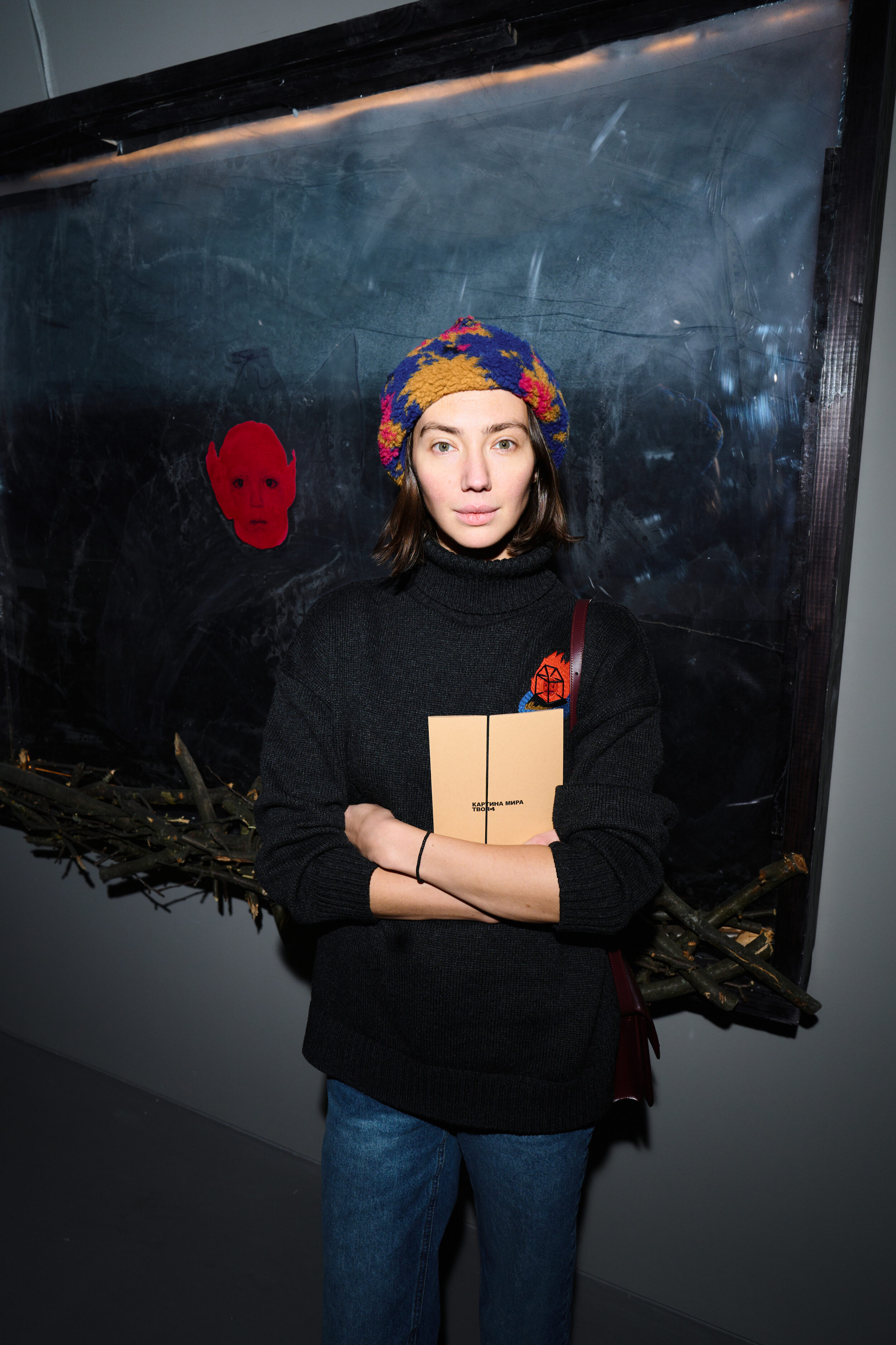 В Stella Art Foundation открылась выставка-спектакль «Картина мира. Твоя»