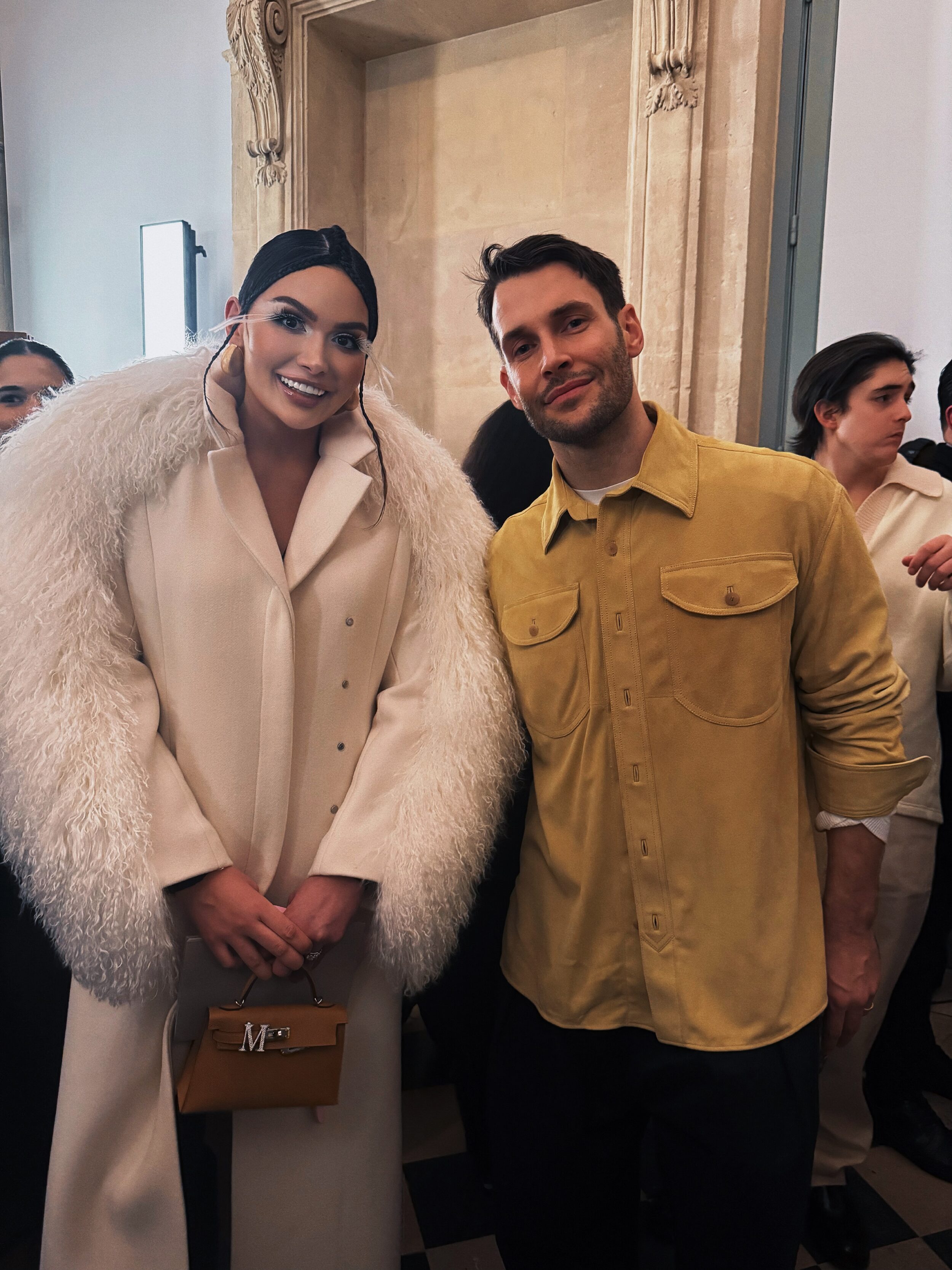 Мариям Тилляева на показе Jacquemus: искренность и семейные ценности в мире высокой моды