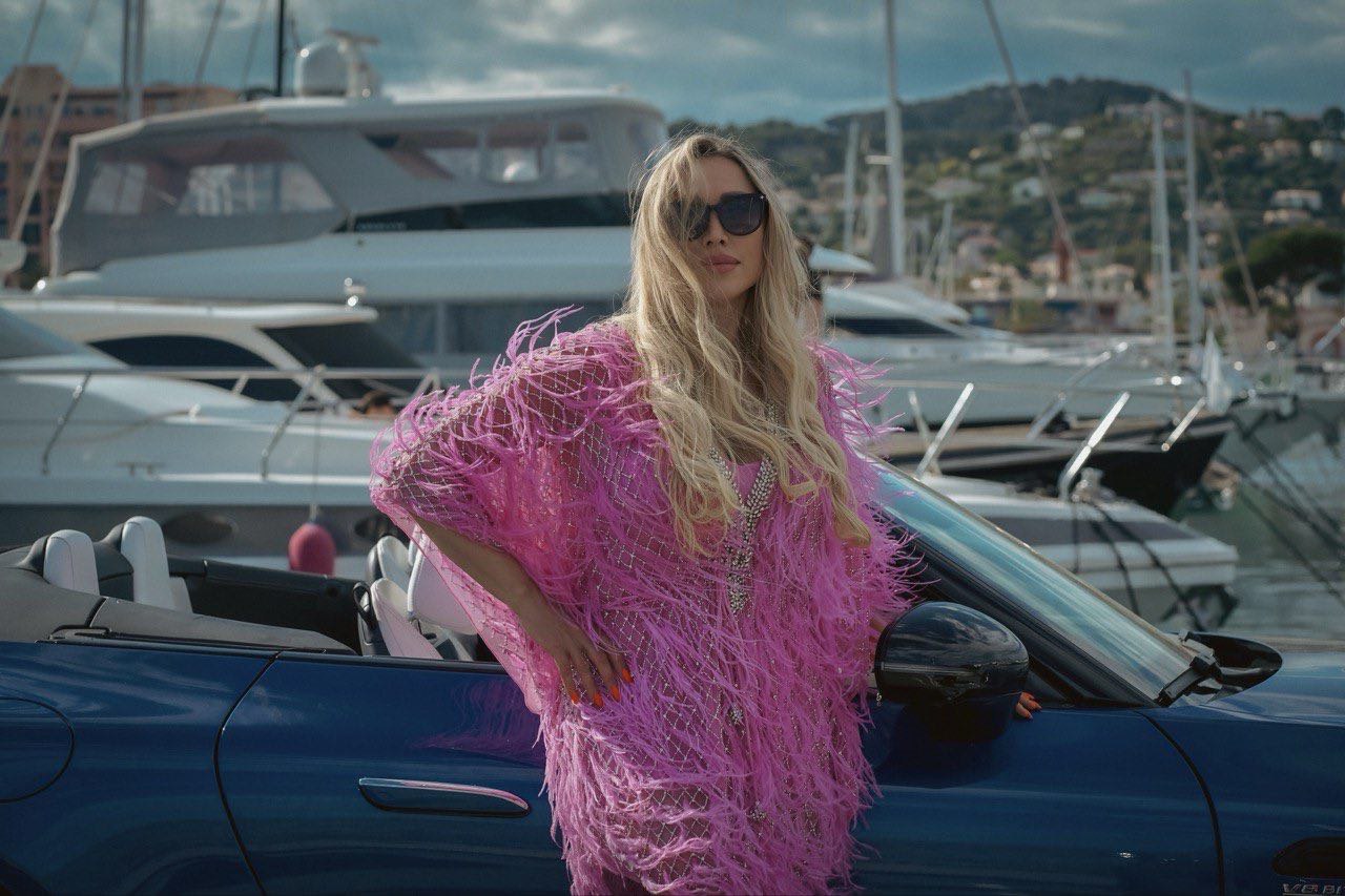 Элина Ладыченко — о жизни между Москвой и Испанией и своей внутренней системе координат