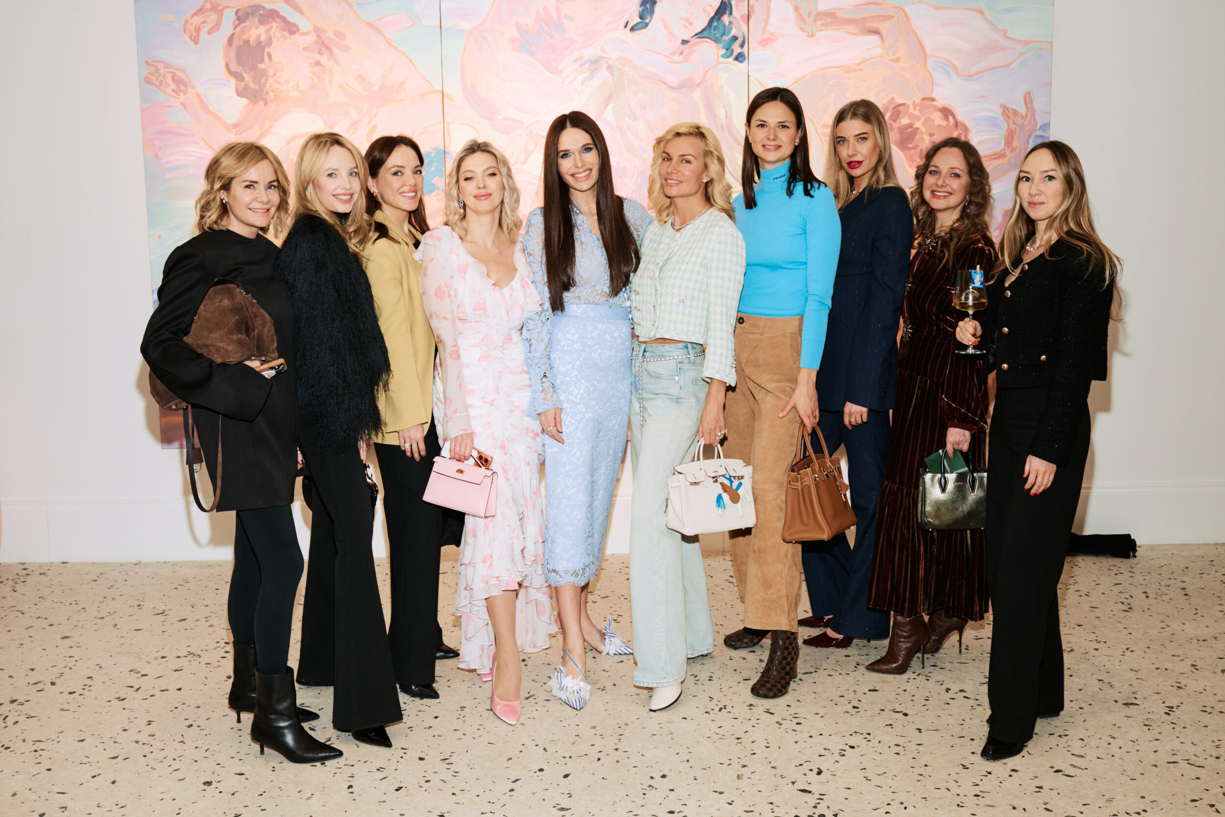 В ритме искусства: ASKERI GALLERY отпраздновала 10-летие открытием выставки «ПОЧЕРК ПЕРА»