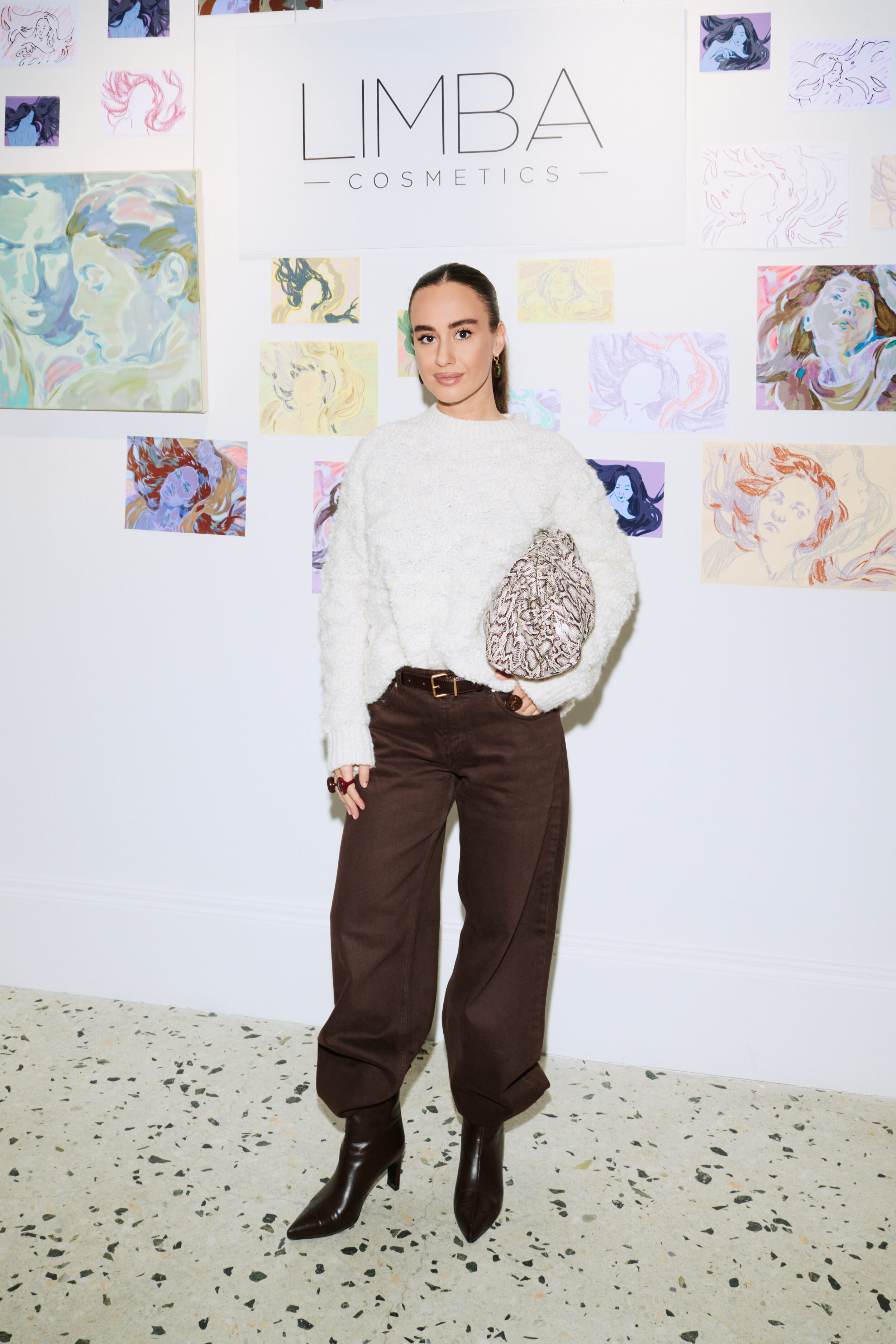 В ритме искусства: ASKERI GALLERY отпраздновала 10-летие открытием выставки «ПОЧЕРК ПЕРА»