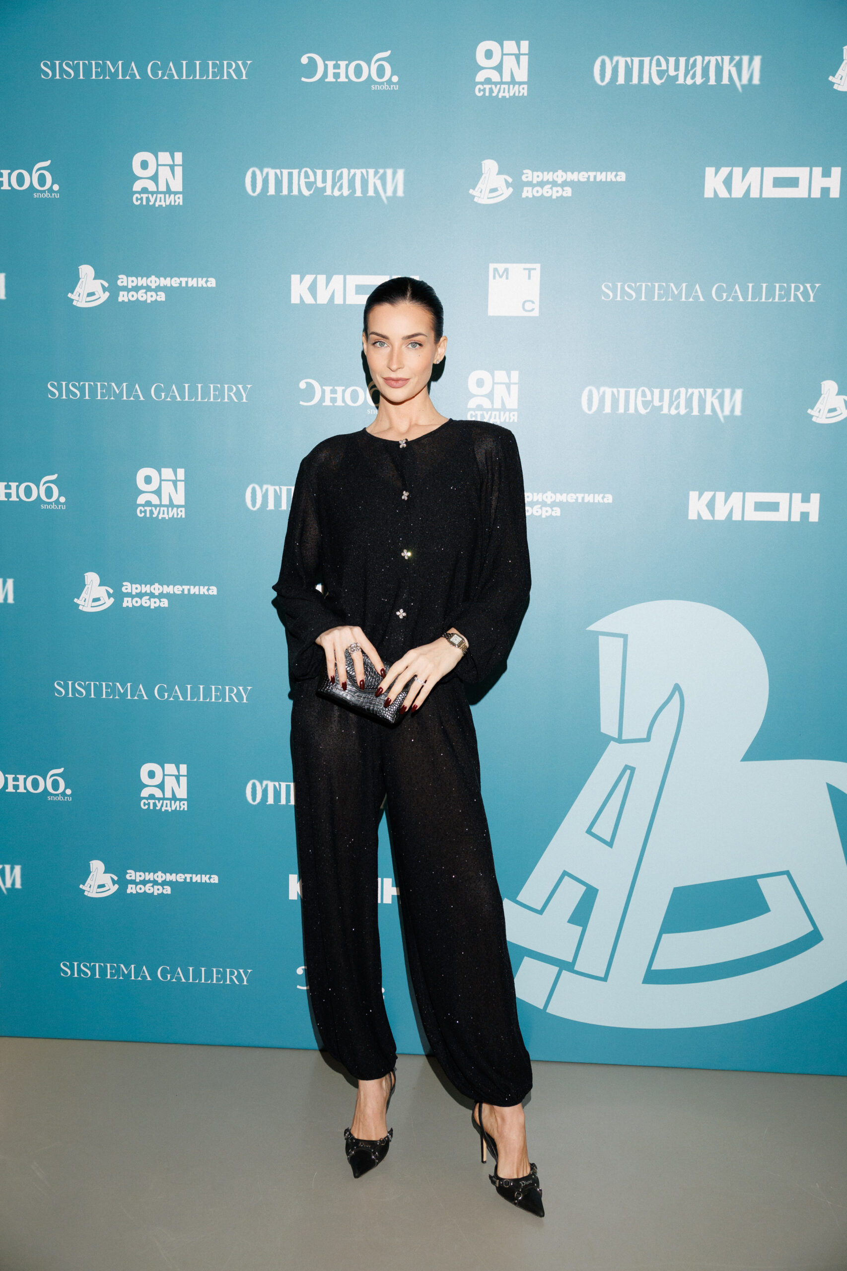 Память, превращённая в искусство: как прошло открытие «Отпечатков памяти» в SISTEMA GALLERY