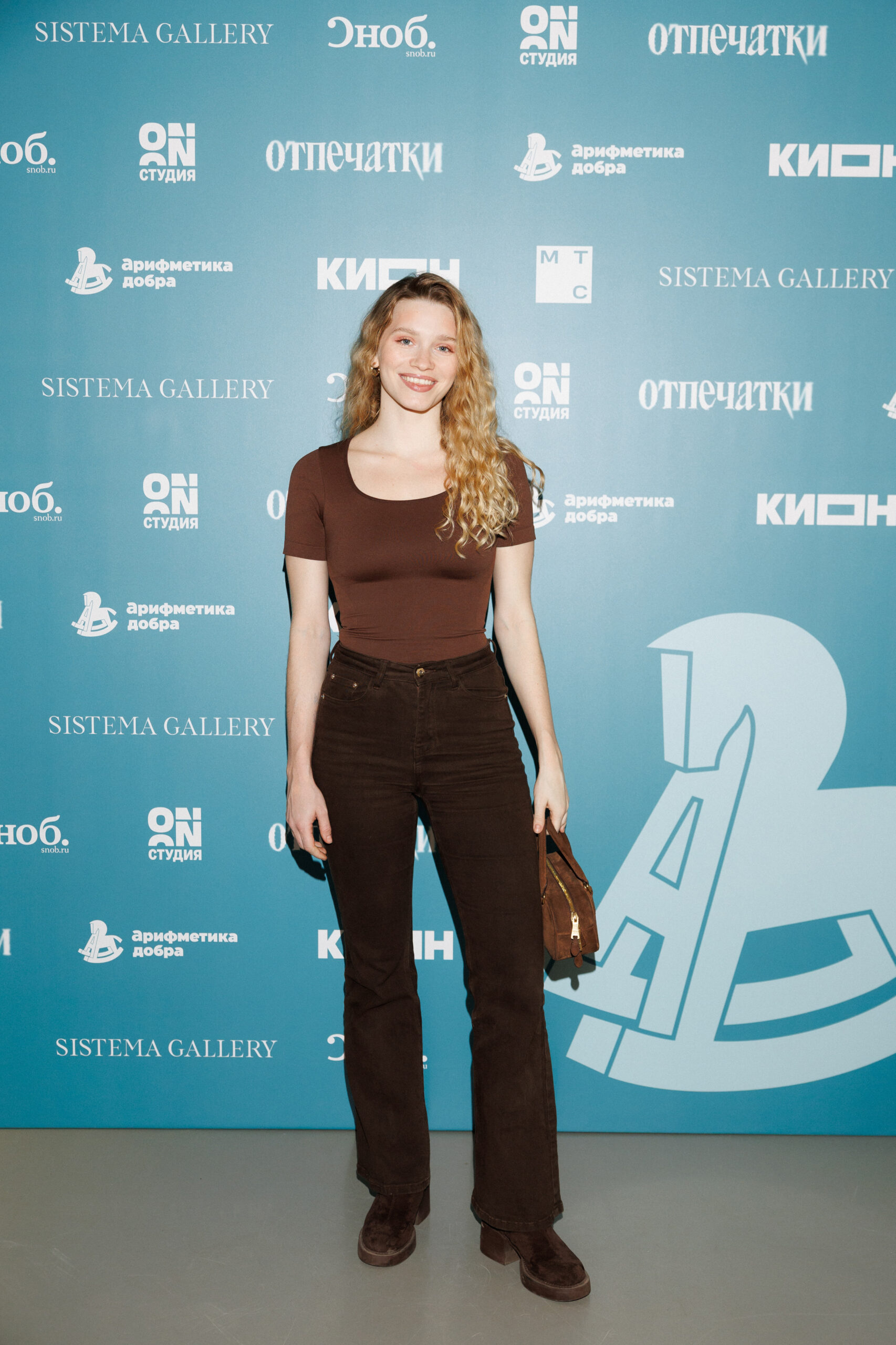 Память, превращённая в искусство: как прошло открытие «Отпечатков памяти» в SISTEMA GALLERY