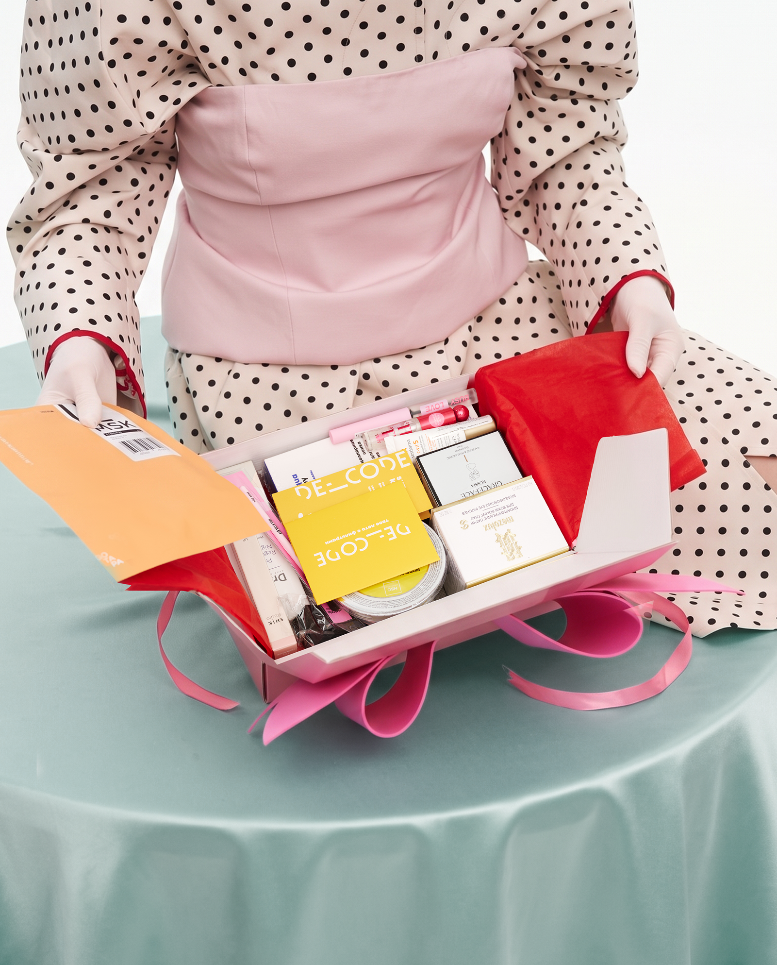 Сама себе праздник: NewBeautyBox отмечает 14-летие тремя лимитированными боксами